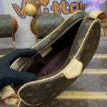 Louis Vuitton Croissant MM M46828 Brown